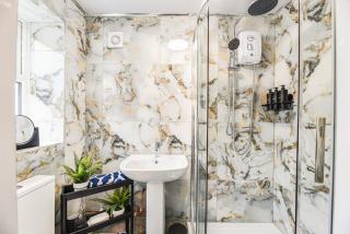 Stylish Flat Near Coop Arena & Etihad Stadium - 7