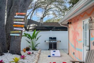 Pool Putting Green Outdoor Oasis 3Mi to Beach - 6