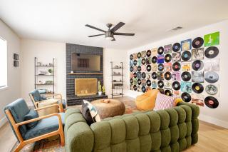 Retro Modern Oasis Pool Golf - 2