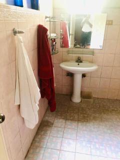 Middle Bedroom, Mckirdy's Farm - 7