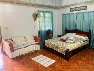 Middle Bedroom, Mckirdy's Farm - 2