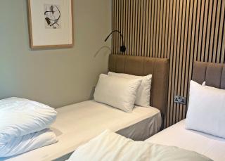 Fairwood Lakes Holiday Park - 5