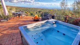 Rahal Luxury - Romantic Getaway Infinity Pool & Private Heated Jacuzzi - 0