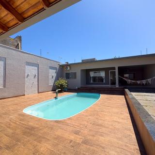 Casa com suítes, piscina e edícula - 6