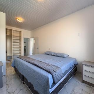 Casa com suítes, piscina e edícula - 2