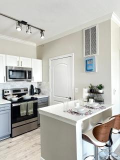 Homey 1BR Getaway Near Trails & Local Shops - 2