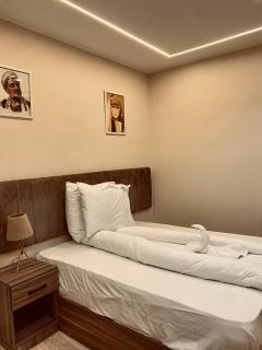 Pyramids Hotel &Free pickup shuttle - 2