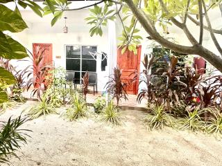 Thoddoo Island Life - 8