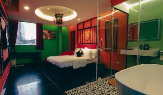 Love in the Atlantis Hotel - 2