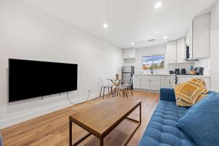 Cozy Newly Remodeled 3-Bedroom Home in LA - 7