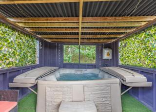 Gadlas Park Holiday Cabins - 1
