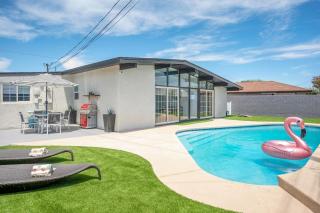 Mid Century Oasis 3BR 2BA Pool - 0