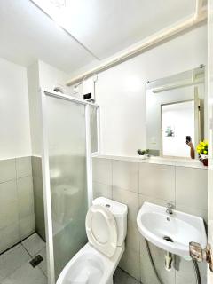 2 Bedroom Condo Fully-Furnished good for 5-6pax by Gerra at Urban Deca Homes Banilad - 3