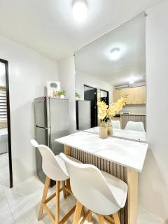 2 Bedroom Condo Fully-Furnished good for 5-6pax by Gerra at Urban Deca Homes Banilad - 2