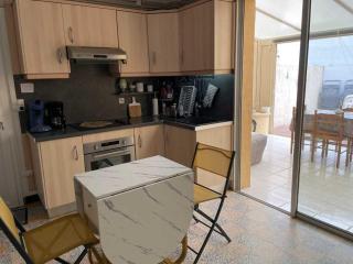 LOGEMENT EN REZ DE CHAUSSEE AVEC COUR INDIVIDUELLE - FR-1-476-248 - 8