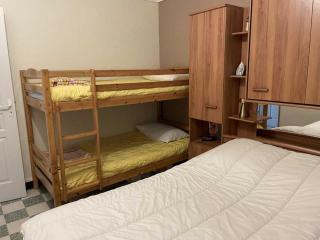 LOGEMENT EN REZ DE CHAUSSEE AVEC COUR INDIVIDUELLE - FR-1-476-248 - 3