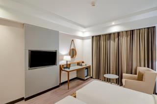 Park Inn by Radisson Lucknow Vikas Nagar - 1