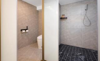 Futinger High-altitude River View Hotel - 3