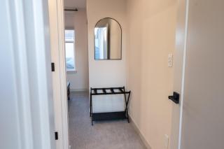 Trendy Ballard Townhouse with Rooftop Oasis - 8