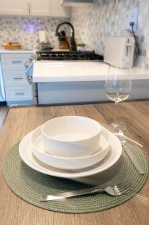 Trendy Ballard Townhouse with Rooftop Oasis - 1