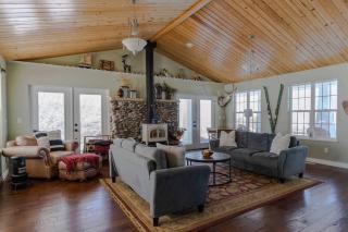 Lone Eagle Haven home - 1