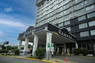 Ramada by Wyndham North Bergen - 9