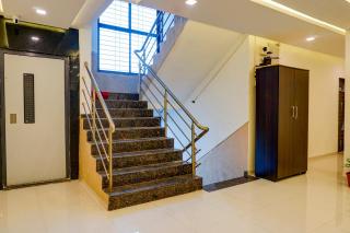 FabHotel Golden Heights - 8