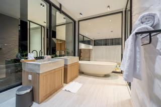 LegKo Villa - Sun-Kissed Getaway - New 4BR Villa Steps from Uluwatu Best Spots - 5