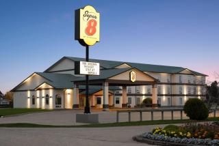 Super 8 by Wyndham Swan River MB - 9