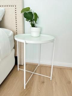 Queen room with shared bathroom - 2