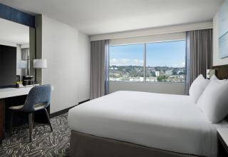 Hilton San Diego Mission Valley - 3