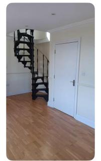 Graceful Getaway Free Parking - 9