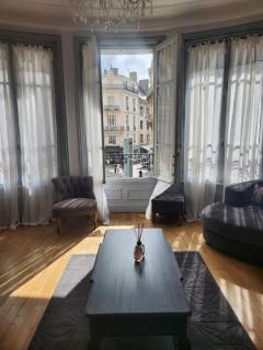 Appartement haussmannien au cœur d Orléans - 0