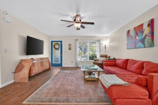 Venice Getaway, Minutes to Beaches & Downtown - 0