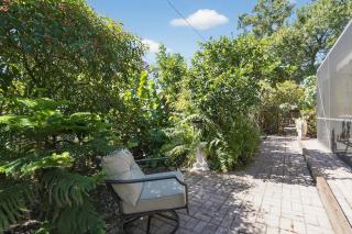 Venice Getaway, Minutes to Beaches & Downtown - 9