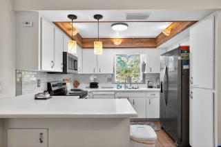 Venice Getaway, Minutes to Beaches & Downtown - 7