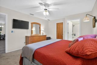 Venice Getaway, Minutes to Beaches & Downtown - 2