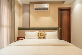 Artura 3BHK Smart Floor, Mussoorie View, covered parking - HnH Stays - 9