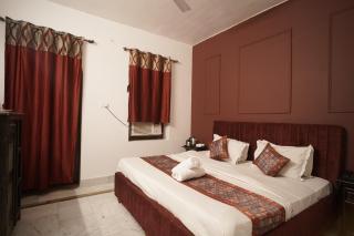 Hotel Meera Mahal - 2