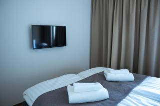 Cozy Downtown Apartment With Sauna, Balcony & Parking - Lapnest - 1