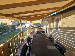 Grand mobil-home familial accès direct à la mer 5 étoile - 5