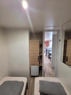 Grand mobil-home familial accès direct à la mer 5 étoile - 4