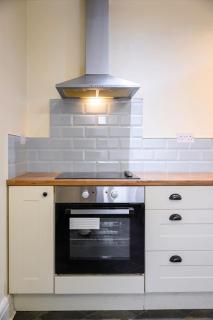 Two Bedroom House by Brookland Stays Serviced Accommodation Short Lets Middleton with Free WiFi - 8