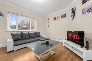 Two Bedroom House by Brookland Stays Serviced Accommodation Short Lets Middleton with Free WiFi - 1