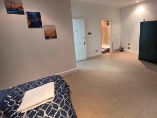 Justin Short Holiday Stay Finchley - 2