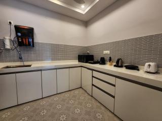 Candolim 2BHK Apartment - Mangrove View, Pool, Near Beach, Fast WiFi, Pet Friendly - 6