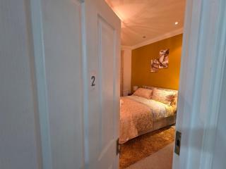 Justin Short Holiday Stay Finchley - 4