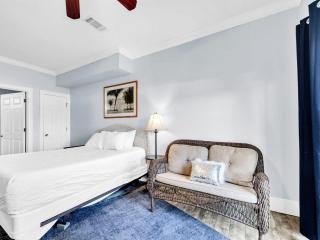 The Seaglass Shack - 3