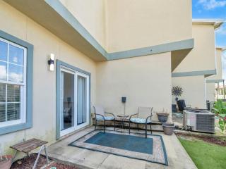 Livin' La Villa Loca - 9