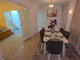 Justin Short Holiday Stay Finchley - 8